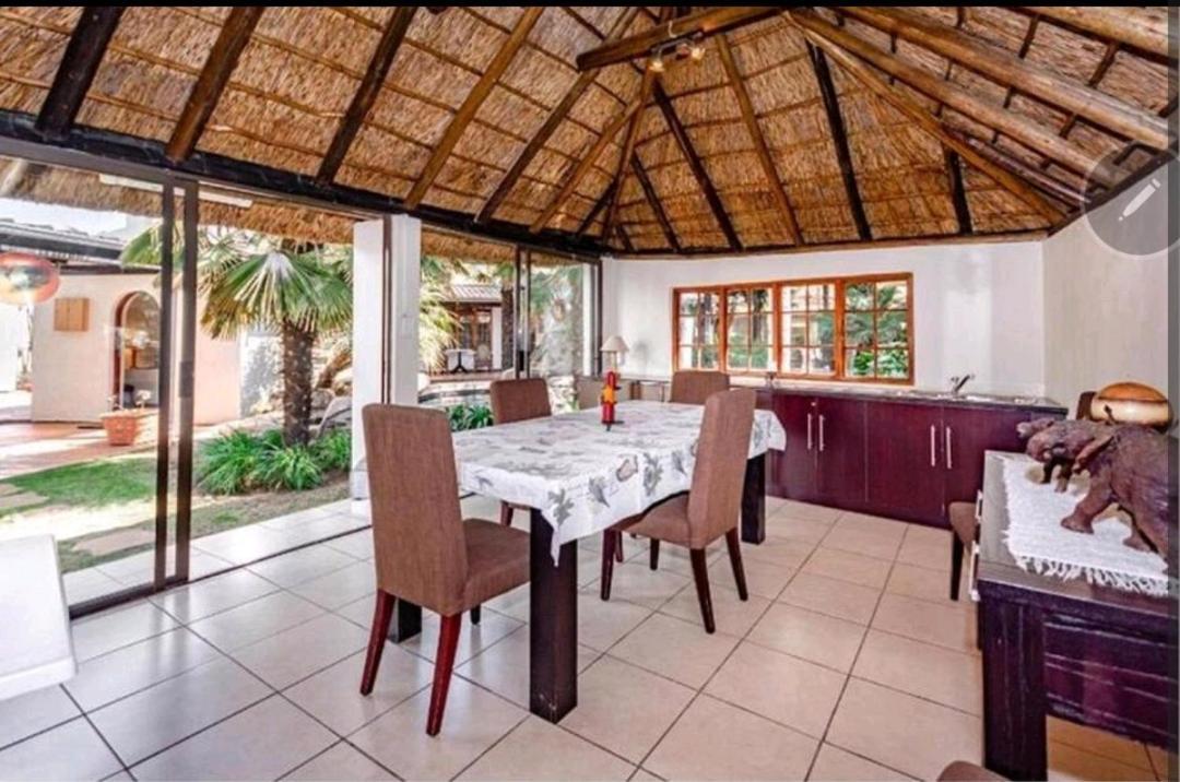 The Link Guest Lodge Kempton Park Oda fotoğraf